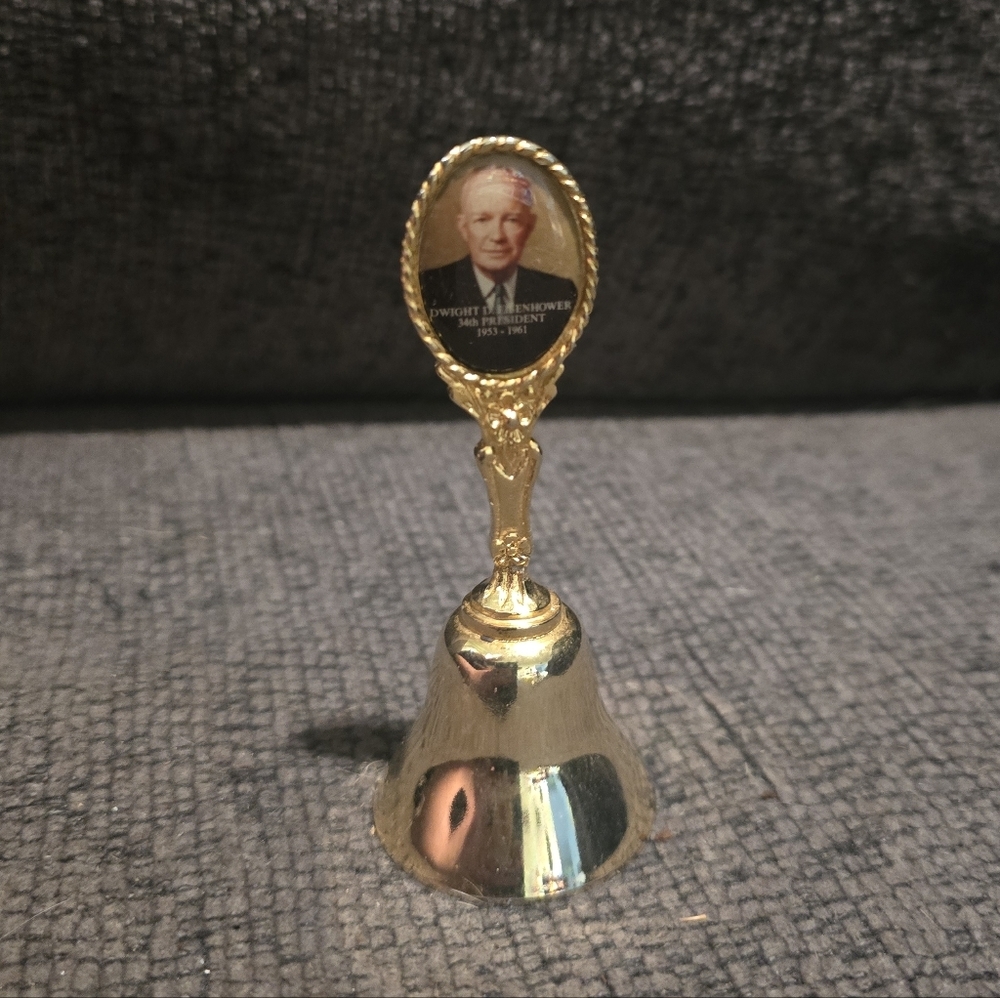 Fort | Dwight D. Eisenhower Vintage Crystal Tone Hand Bell